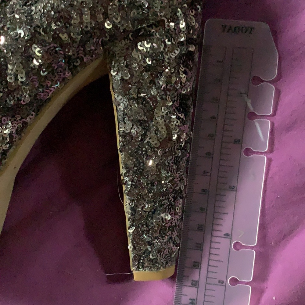 Heals - Picture 4 of 4